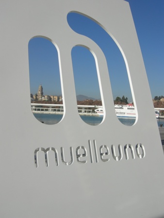Muelle Uno centro comercial abierto del puerto de Malaga