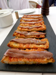 Pa amb tomata Breat Tomatoe Pamtumaca Catalan Food Typical Tipico comida catalana anchoas anchovies