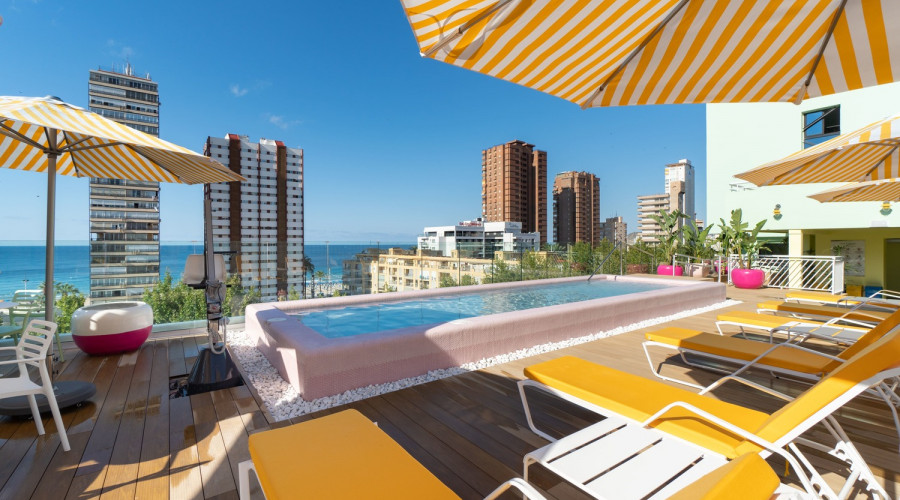 Pool Hotel Agir