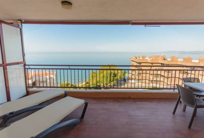 2 Bedrooms Apartment - 4/6 Front Sea View