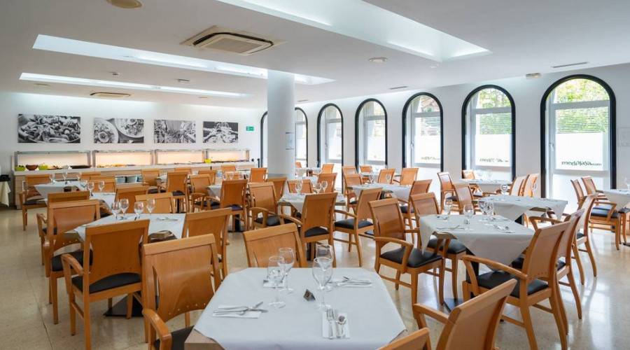 Restaurant- dinner hotel platja daro